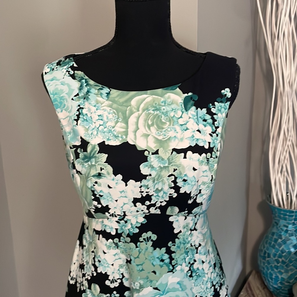 Dress Barn Green & White floral dress. - Picture 2 of 8